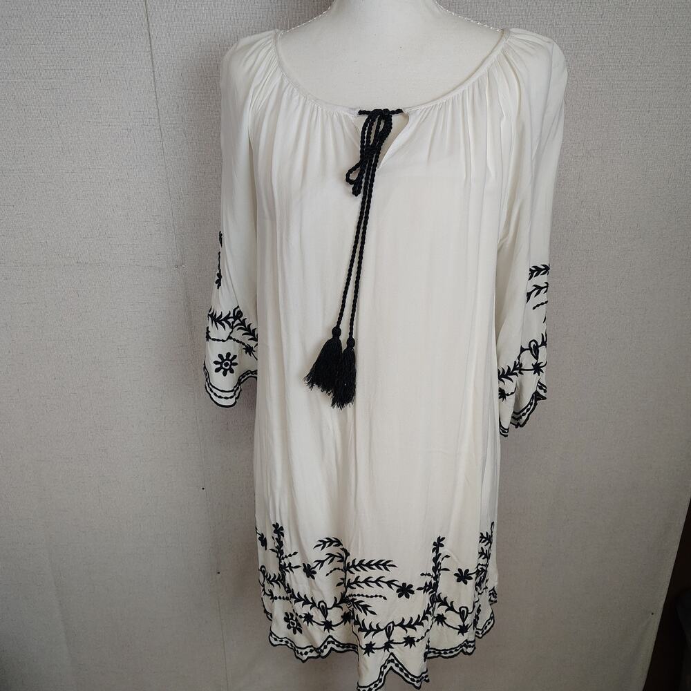 Chic Connection Large White Black Embroidered Peasant Tunic Boho Tassel Top